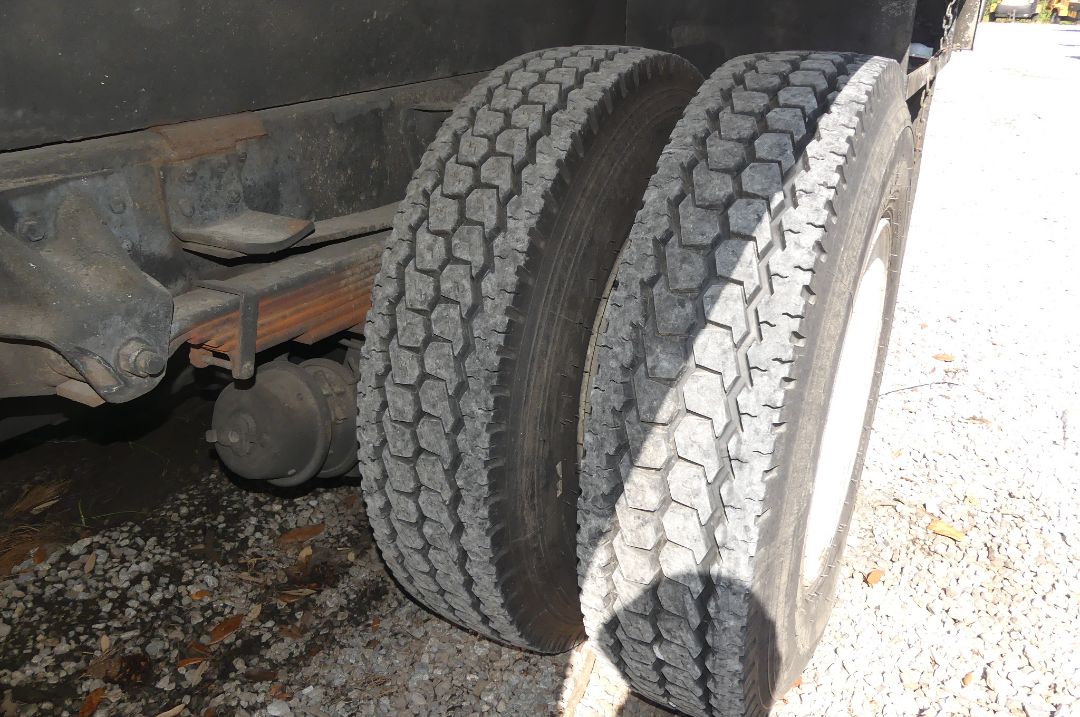 2003 GMC C8500 - Image 10